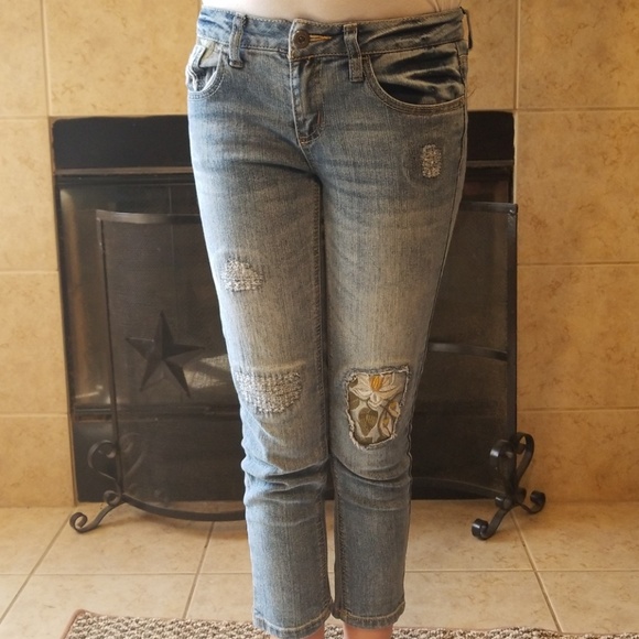 Arizona Capris - Picture 2 of 7